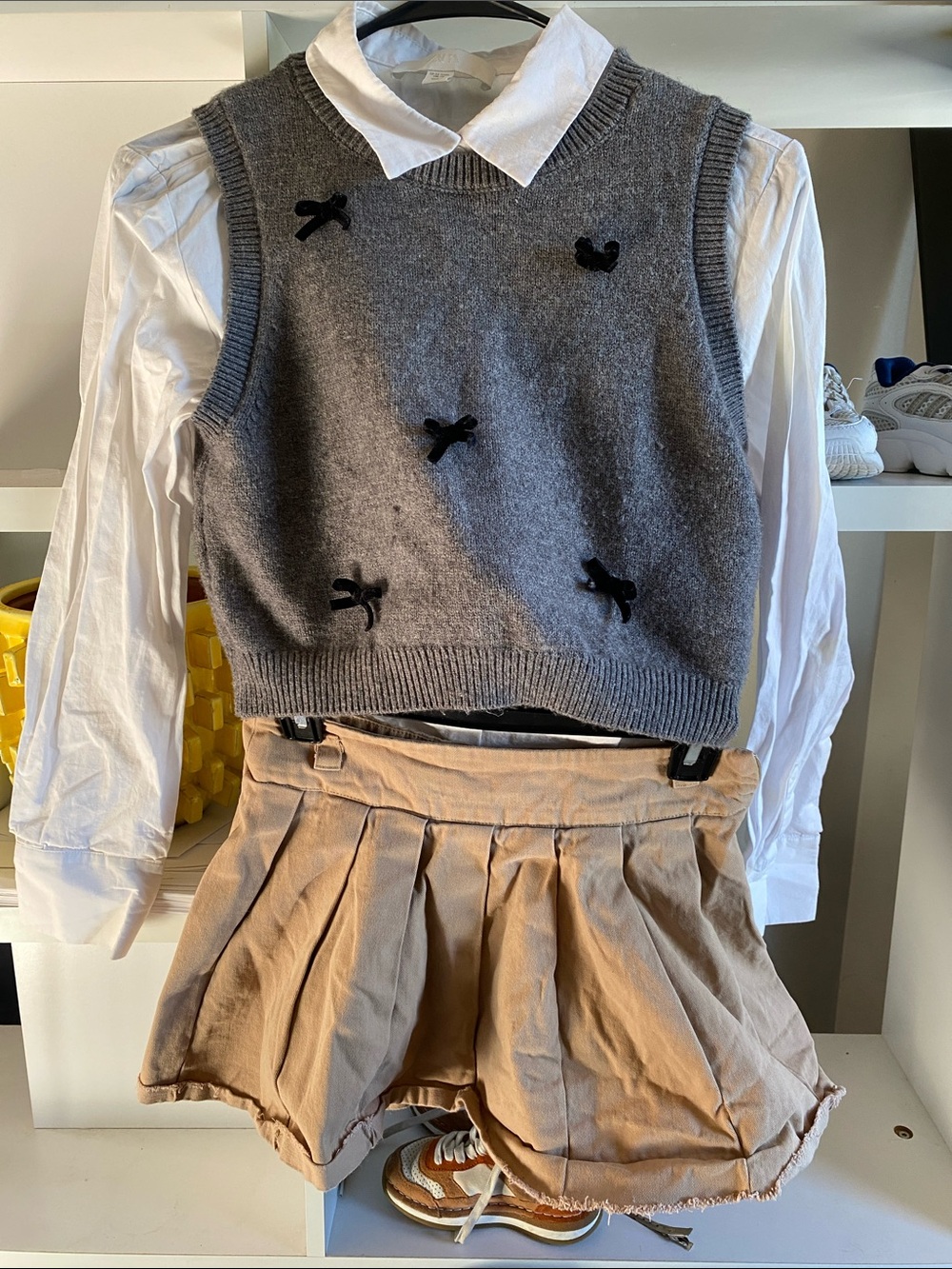 (Not a set) Zara Bow Knit Vest Girls Gray & White Size 12-13 Years